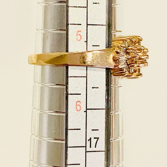 14KT Gold Round & Baguette Diamond Cluster Ring - Picture 9 of 10